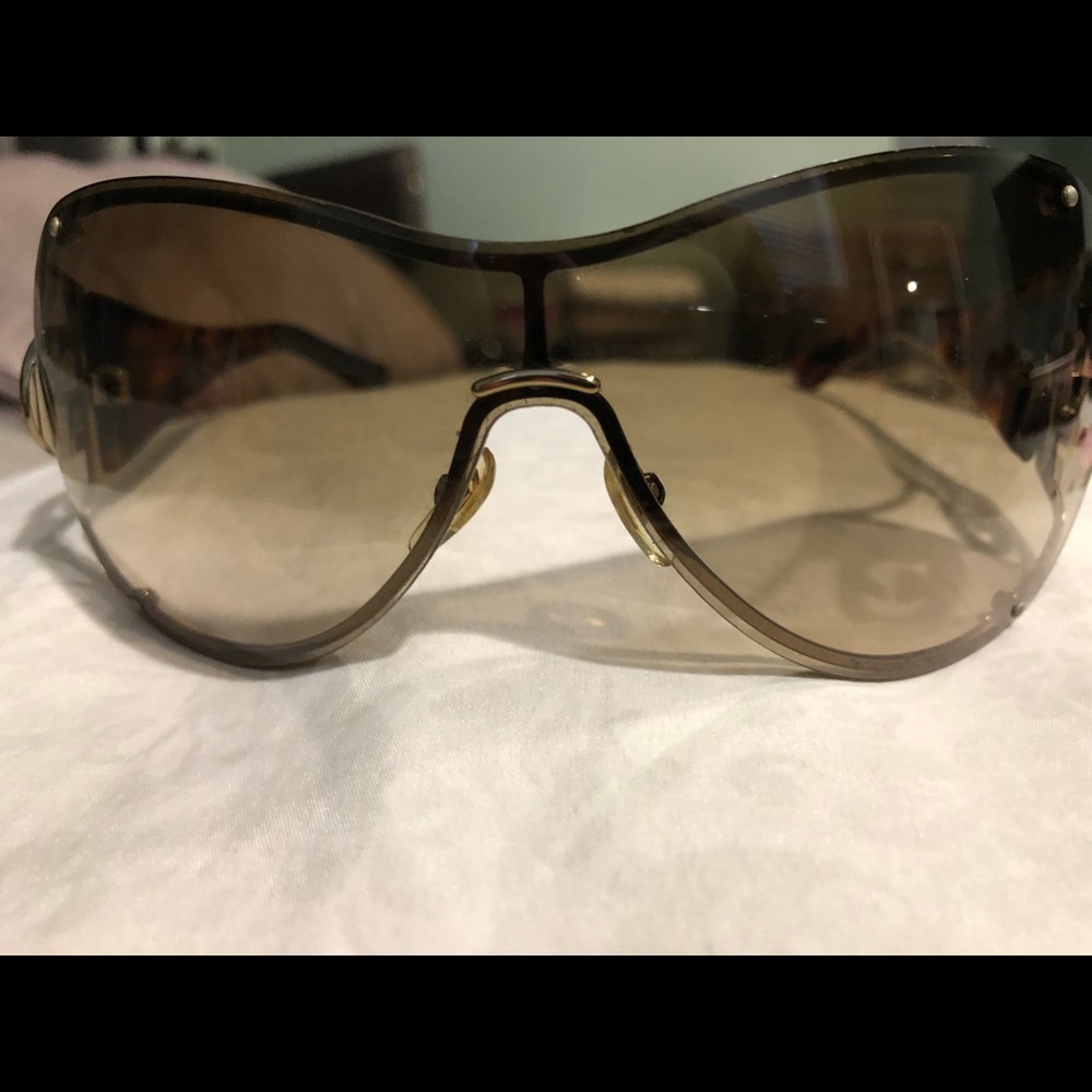 Authentic Gucci sunglasses
